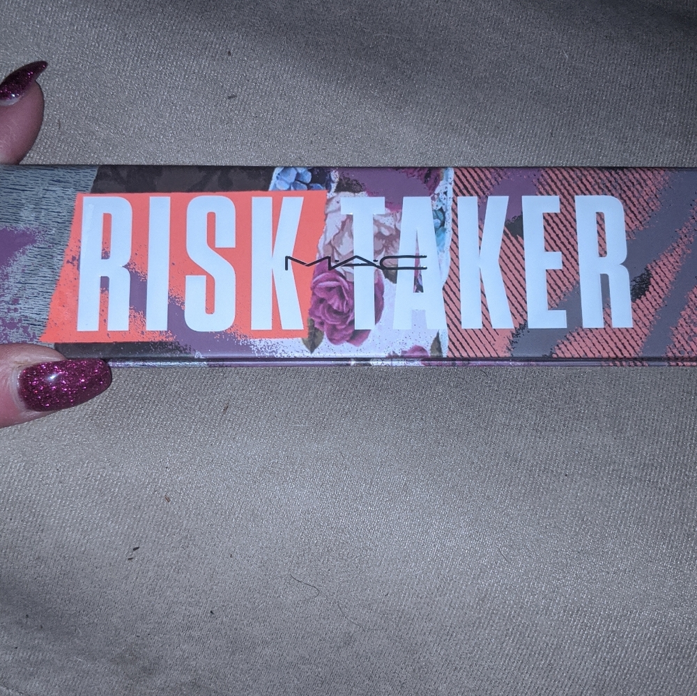 M.A.C Risk Taker pallet - Picture 2 of 3